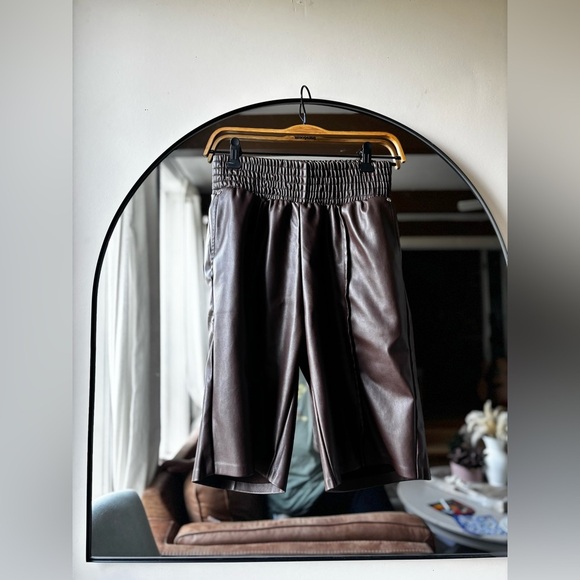 MANIÈRE DE VOIR | faux leather city shorts | size 10 - Picture 3 of 5